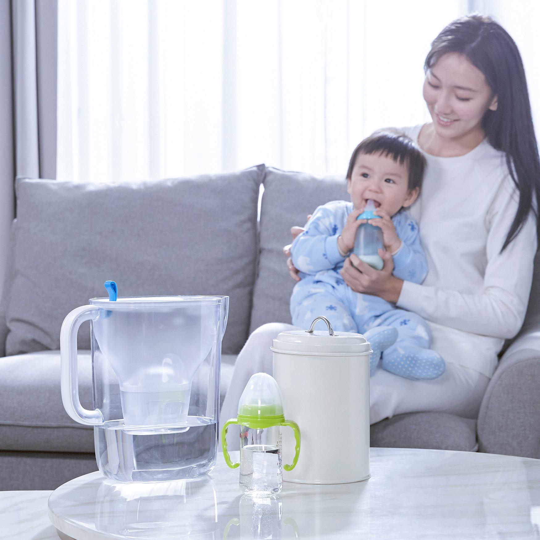 BRITA healthier planet Fill Vital lime woman park