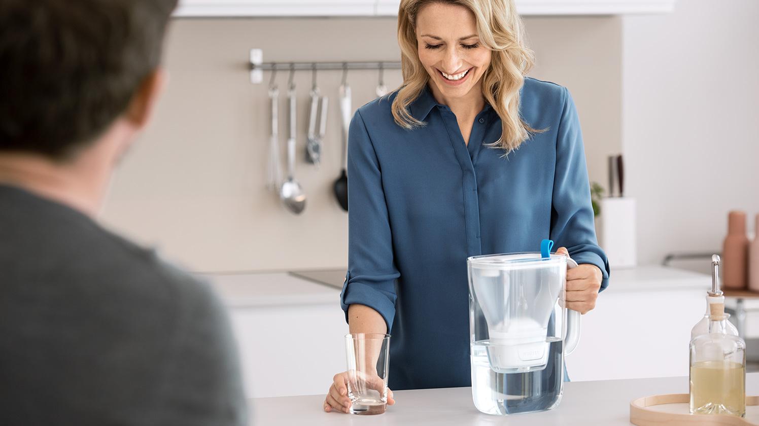 BRITA fill&enjoy Style soft blue couple kitchen