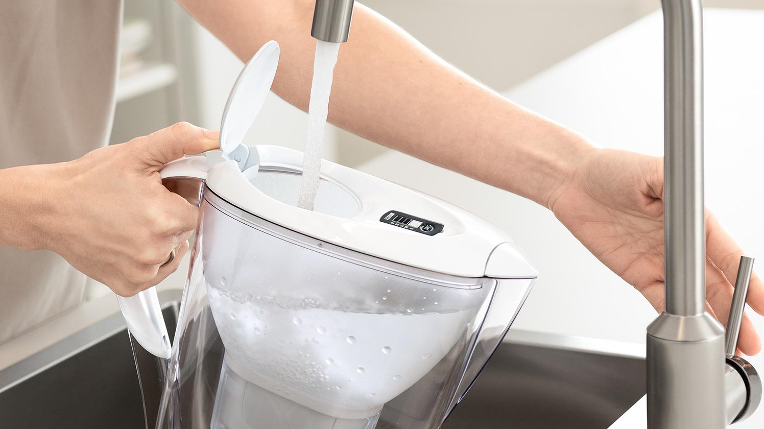 BRITA fill&enjoy Marella Cool white use pour
